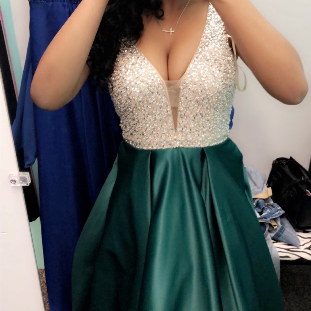 PROM DRESS - Picture 6 of 6